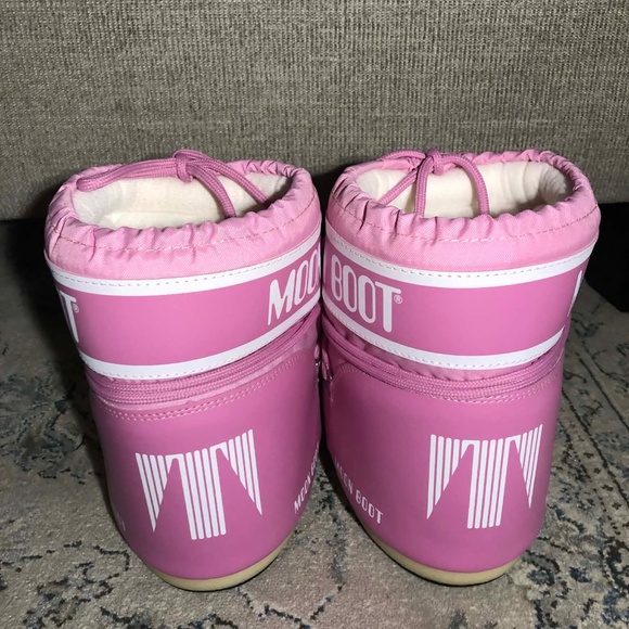 Moon Boot Icon Low Pink Nylon Boots - Picture 7 of 14